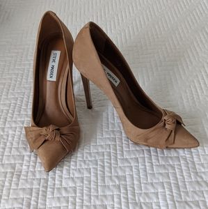 Steve Madden Bow Pumps